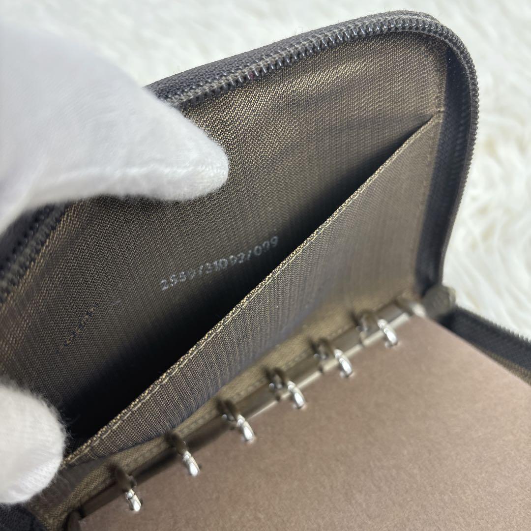 フェンディ　FENDI 手帳ケース　ズッカ　ラウンドファスナー