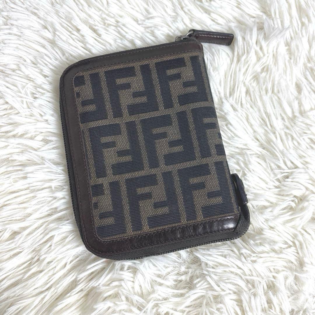 フェンディ　FENDI 手帳ケース　ズッカ　ラウンドファスナー