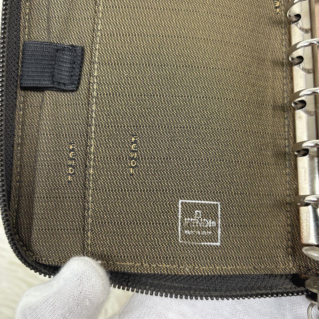 フェンディ　FENDI 手帳ケース　ズッカ　ラウンドファスナー