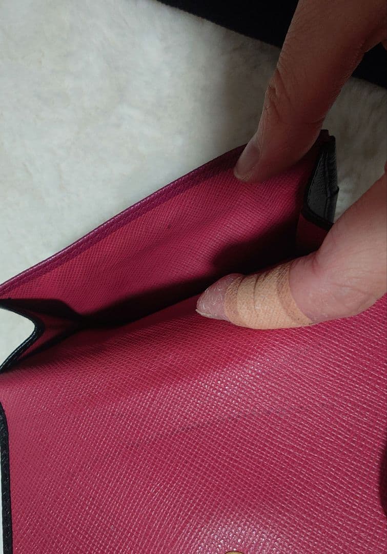 PRADA サフィアーノレザー 二つ折り財布 ブラック ピンク