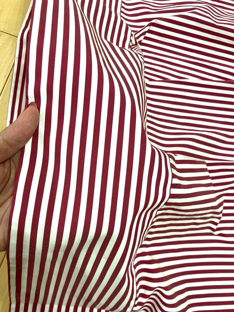 【新品タグ付き】【公式完売】JENNEストライプタックスカート　L レッド
