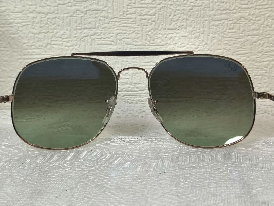 【美品】レイバン サングラス RB3561