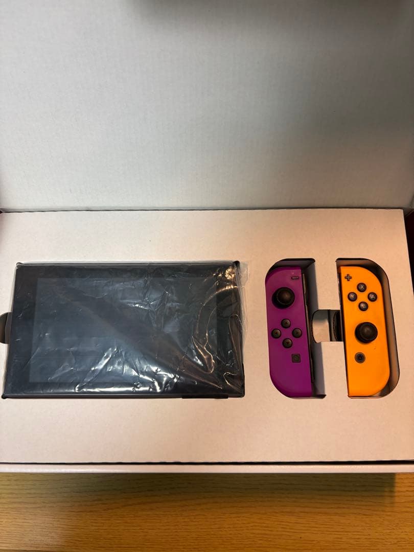 Nintendo Switch 本体セット（Joy-Con パープル・オレンジ）