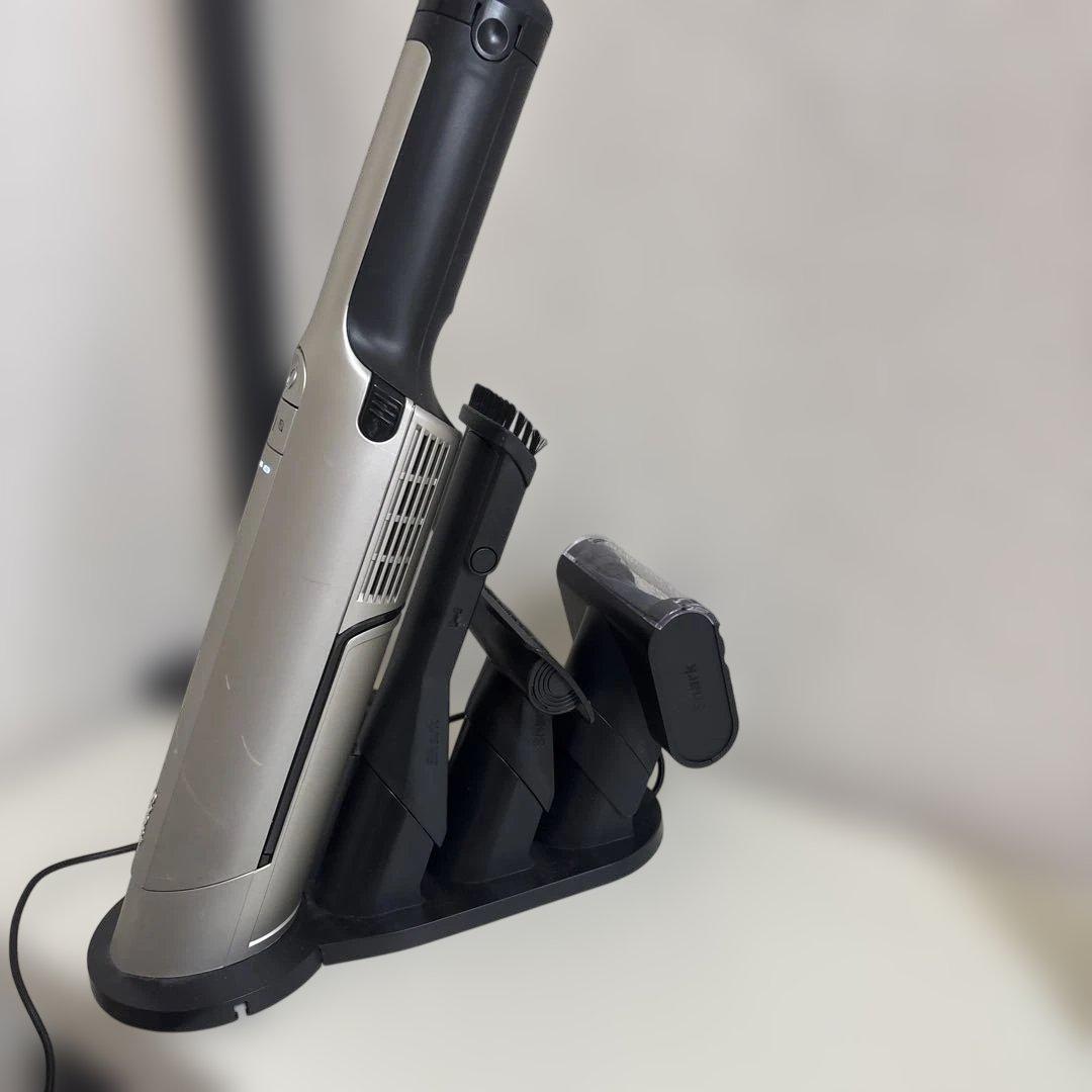 シャークEVOPOWEREXハンディクリーナー シルバー　モデルWV406JGG