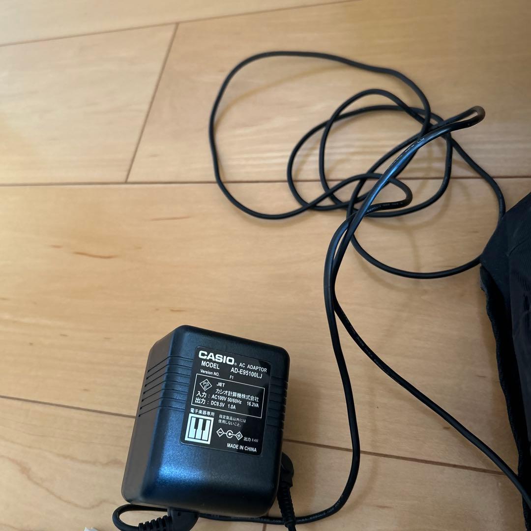 美品　CASIO 光ナビゲーションキーボード　LK-211 持ち運びカバー付