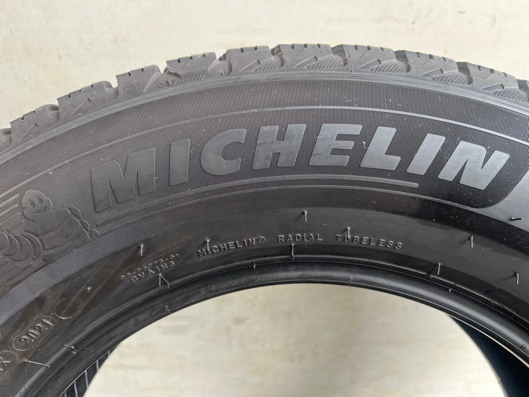 送料込み235/65R17Michelin x-ICE  4本セット