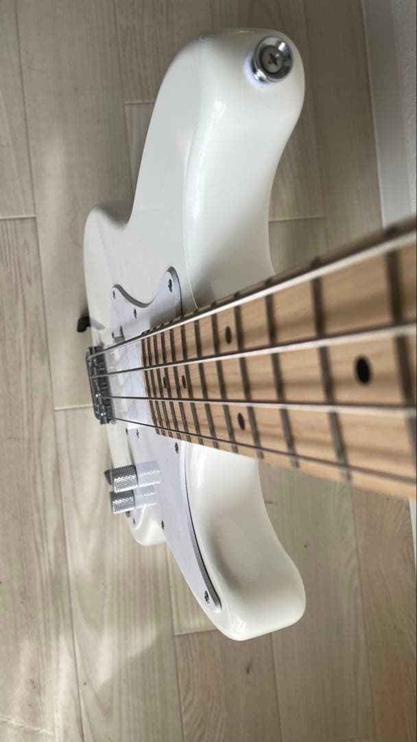 ベース Squier Sonic Bronco Bass ソフトケース付き