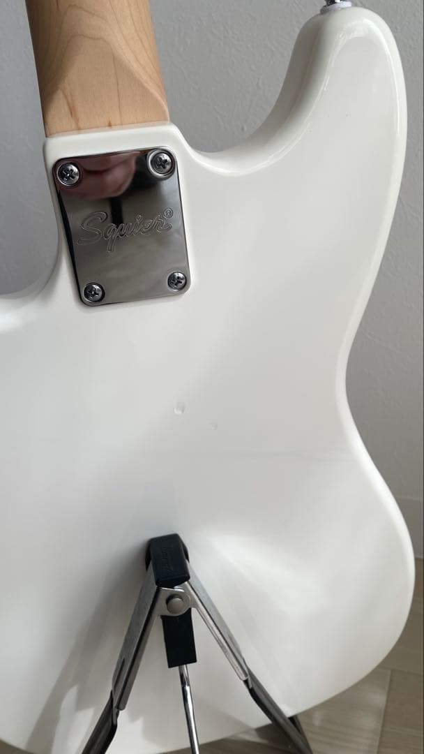 ベース Squier Sonic Bronco Bass ソフトケース付き