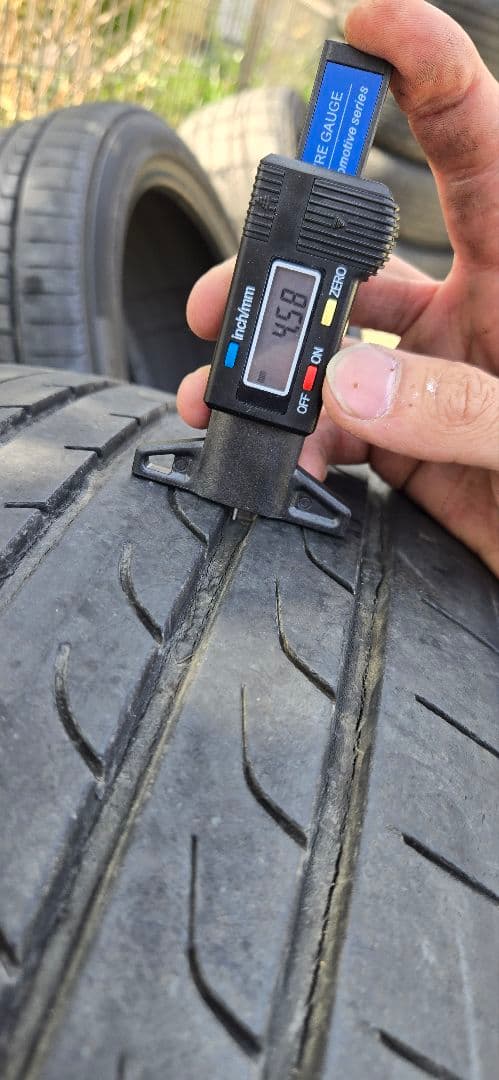 YOKOHAMA　RV02　245/40/R20 21年製2個口発送送料込み①
