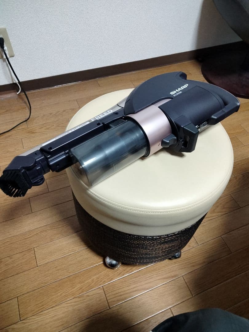 シャープコードレススティック掃除機 【美品】