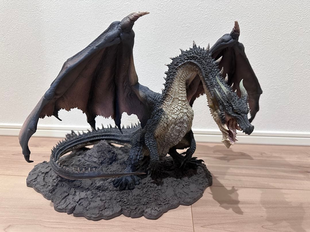 ミラボレアス(クリエイターズモデル)+レウス装備ハンター(リボルテック)