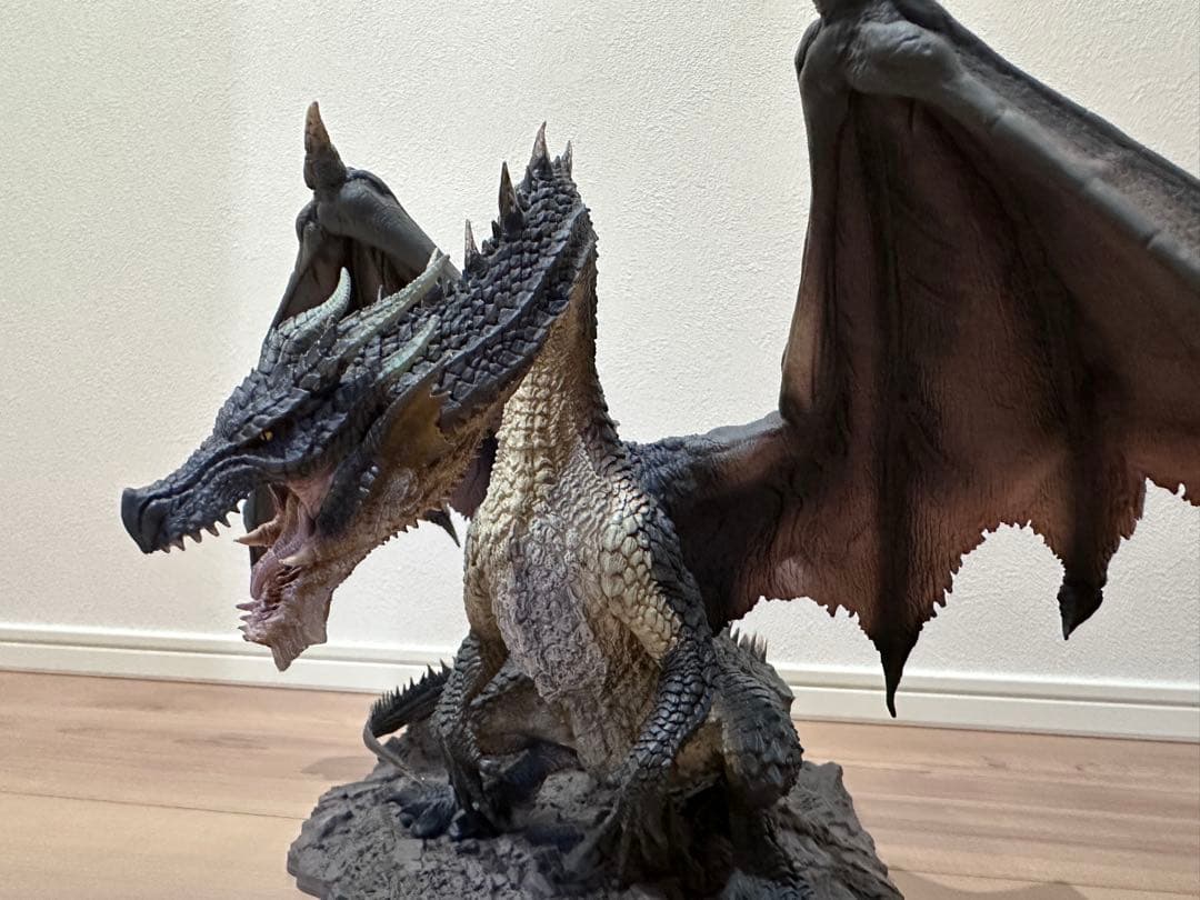 ミラボレアス(クリエイターズモデル)+レウス装備ハンター(リボルテック)