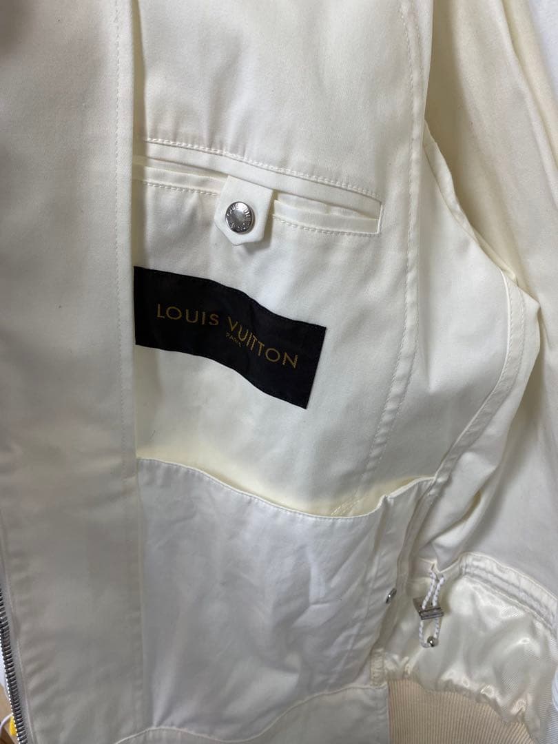 LOUIS VUITTON ホワイトアウター
