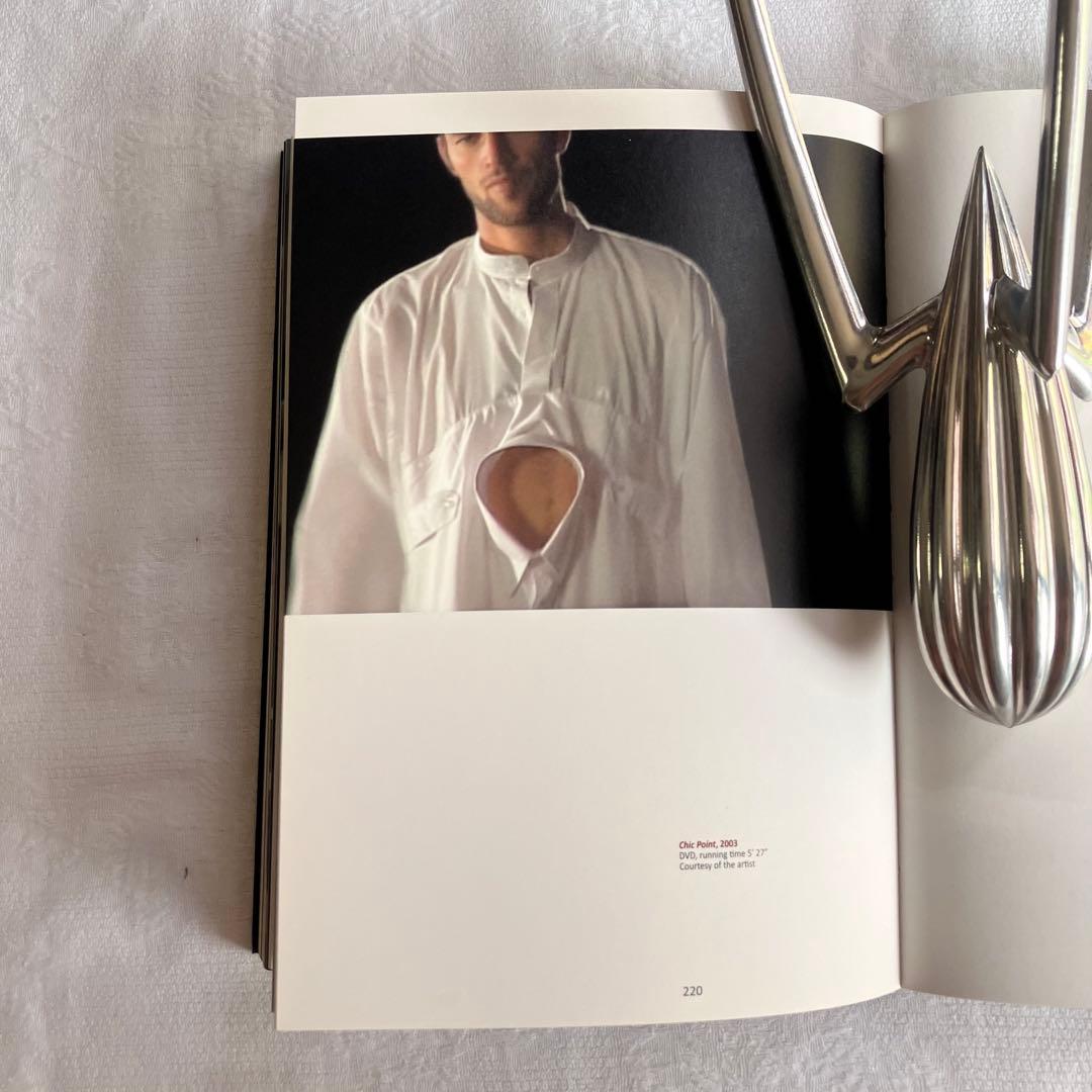©︎2011 AWARE ART FASHION archive book