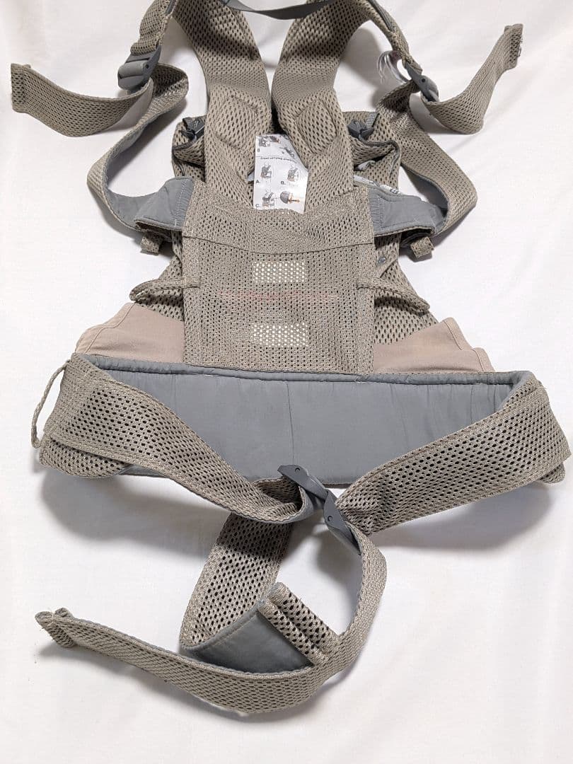 美品 baby bjorn 抱っこ紐 ワンカイエアー グレージュ ベビービョルン