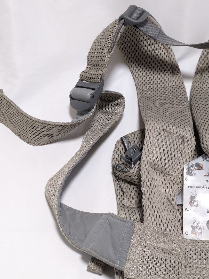 美品 baby bjorn 抱っこ紐 ワンカイエアー グレージュ ベビービョルン