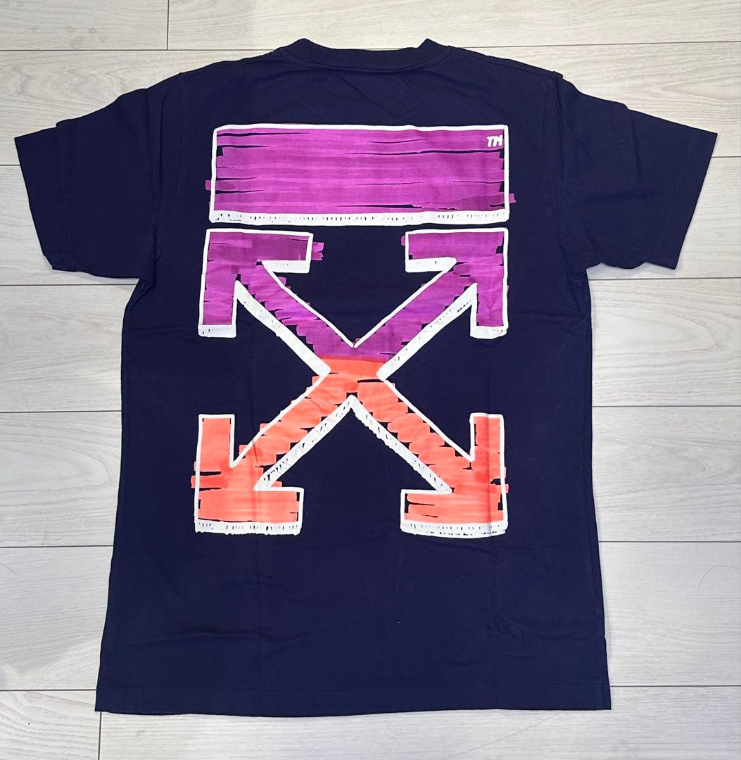 のぶ Off-White Tシャツ