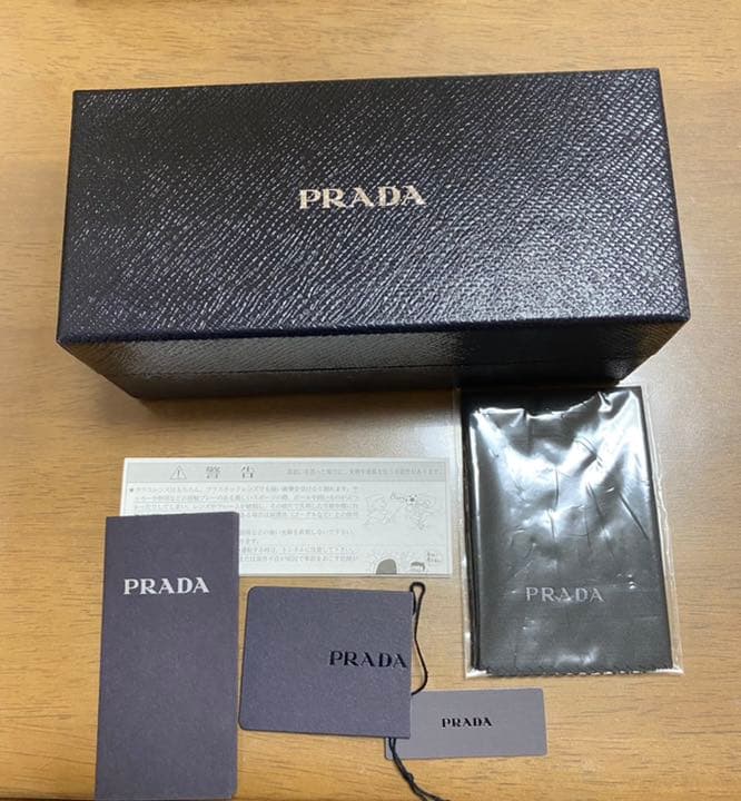 値下げしました　プラダ　レディースサングラス