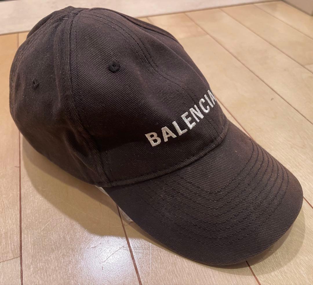 BALENCIAGA 黒キャップ