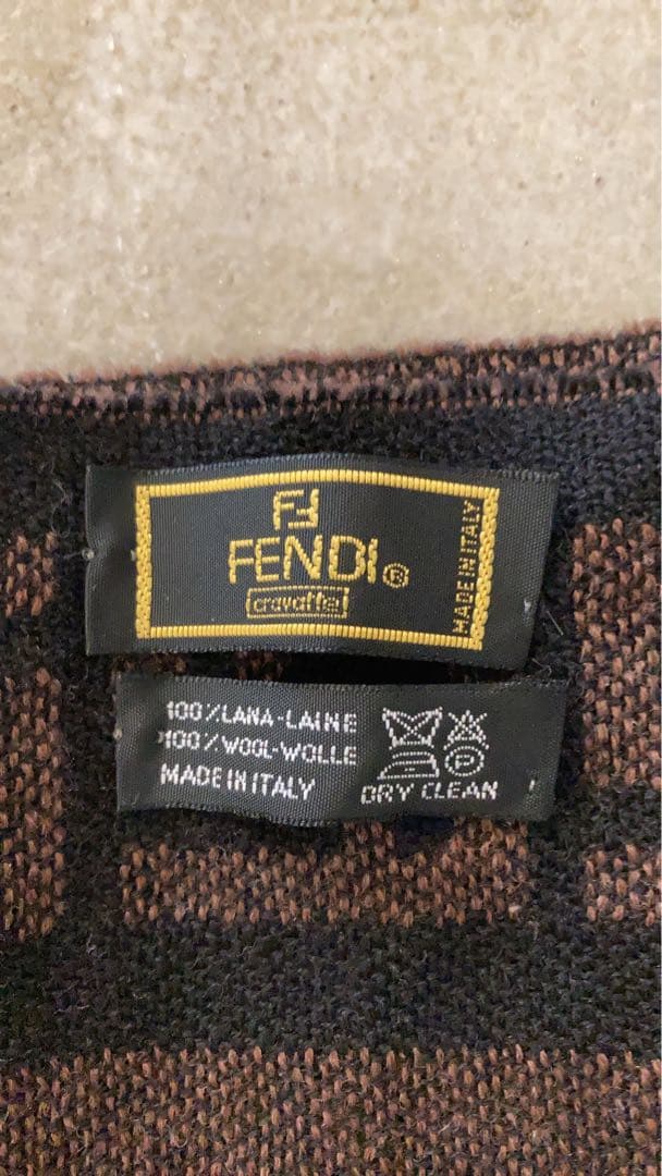 FENDI フェンディ　ウールマフラー　ズッカ柄　男女兼用　ブラウン/ブラック