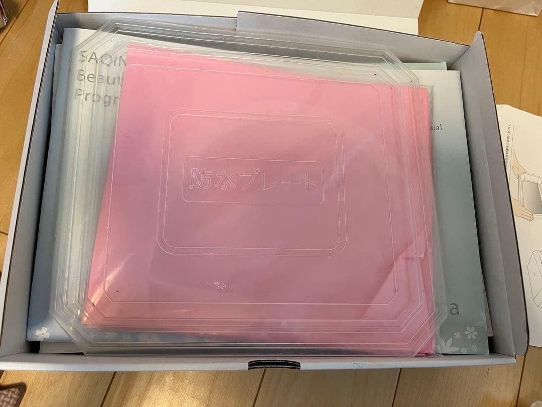 今月のみ激大幅お値下げ！サキナ（ルルシェ）美顔器 美品 おまけ付き