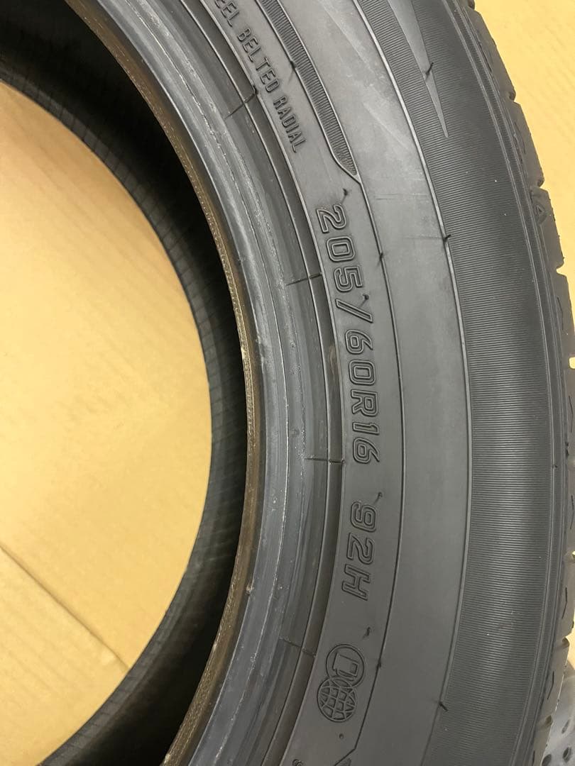 こーちゃん様中古② 送料込み　2本　RV505 205/60R16 92H