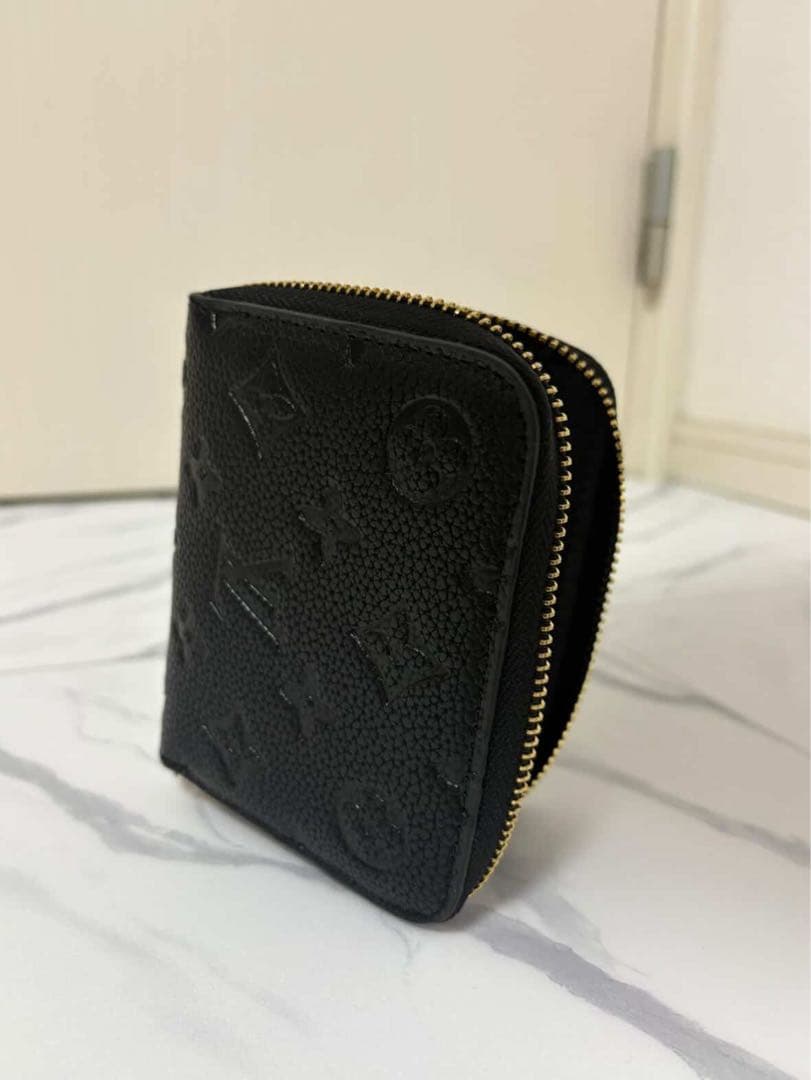 新品未使用Louis Vuitton ブラック 二つ折り財布