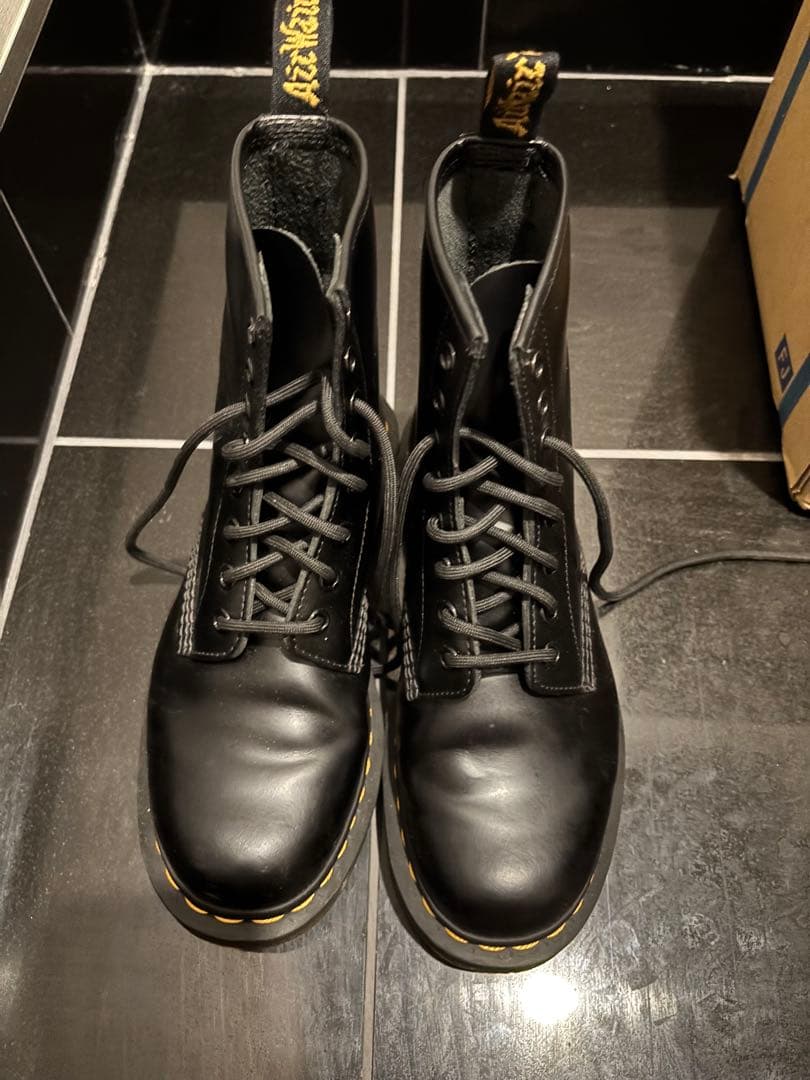 Dr. Martens 8ホール 24cm
