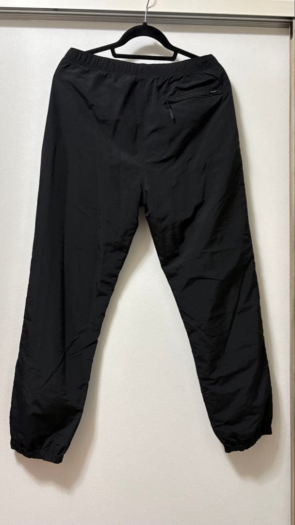SUPREME ブラック トラックパンツ　ナイロンパンツ