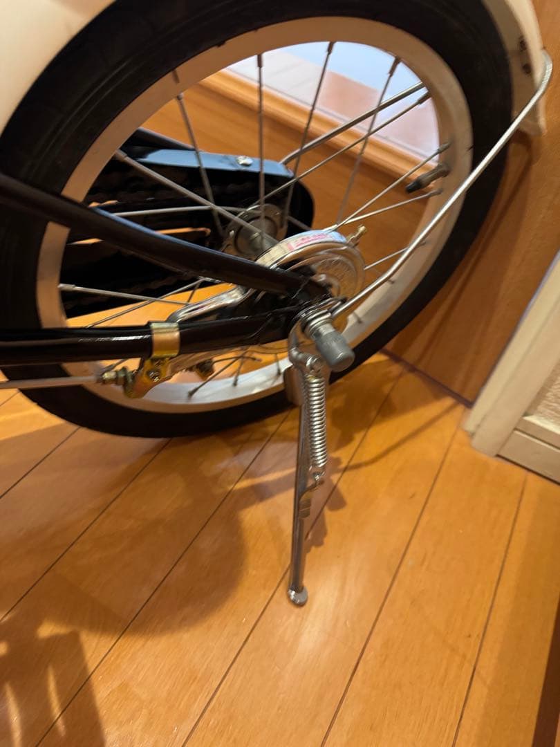キット様⭐︎引き取り限定16インチ子供自転車　トイザらス　トミカ　ヘルメット付き