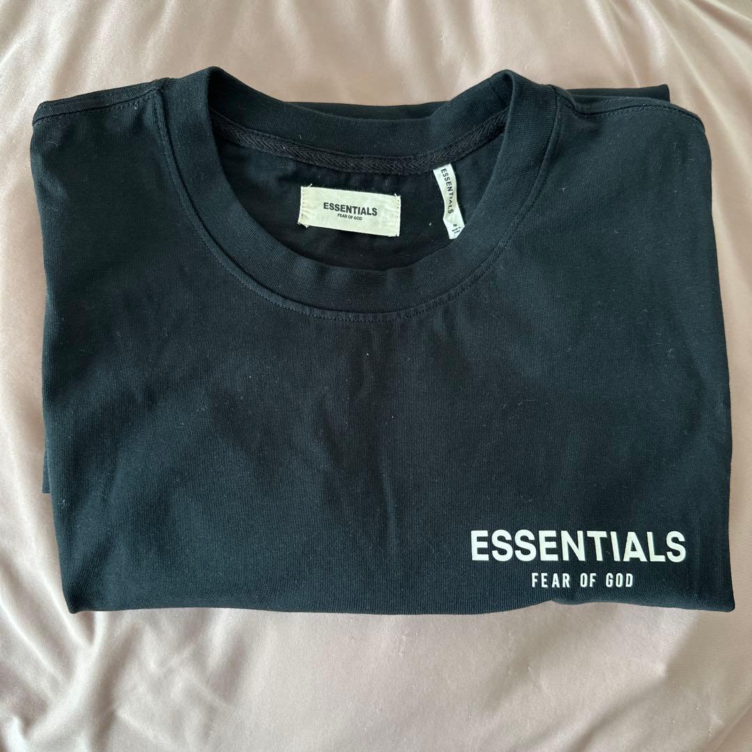 ESSENTIALS Tシャツ　ブラック &ホワイトの2枚