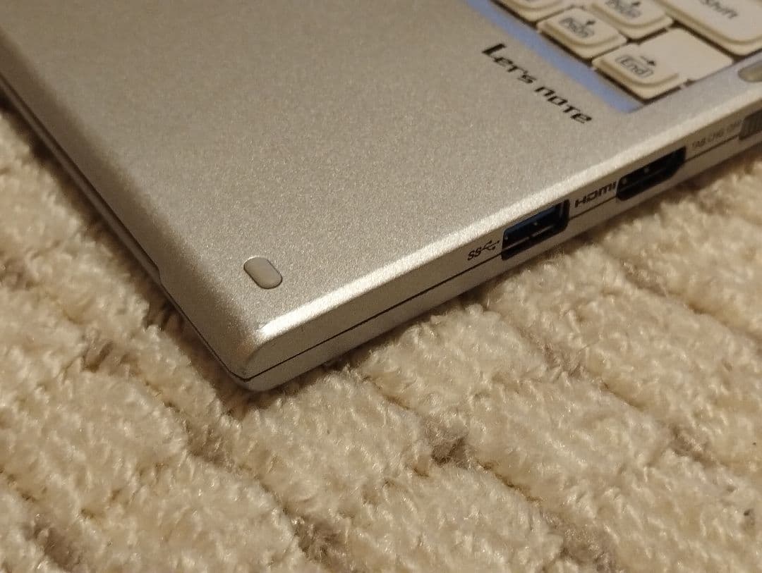 ノートPC（2in1モデル）CF-XZ6 タブレットモード可能