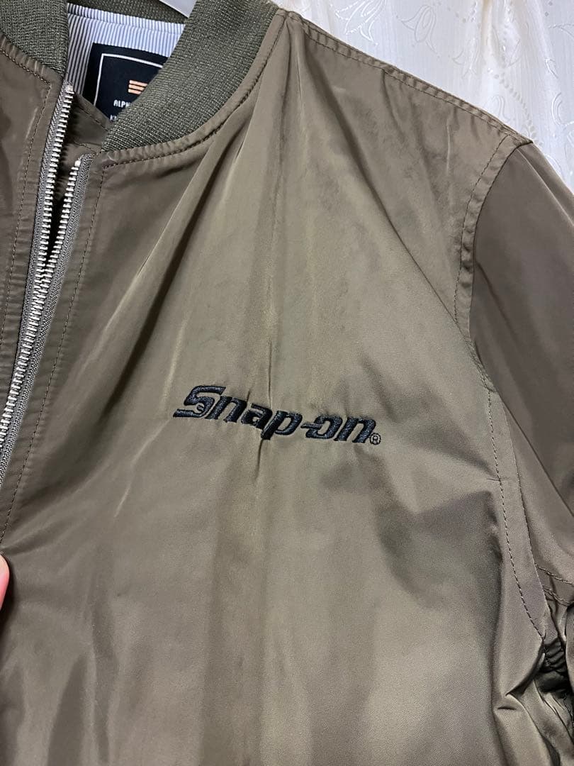 ALPHA INDUSTRIES INC製　スナップオンMA-1