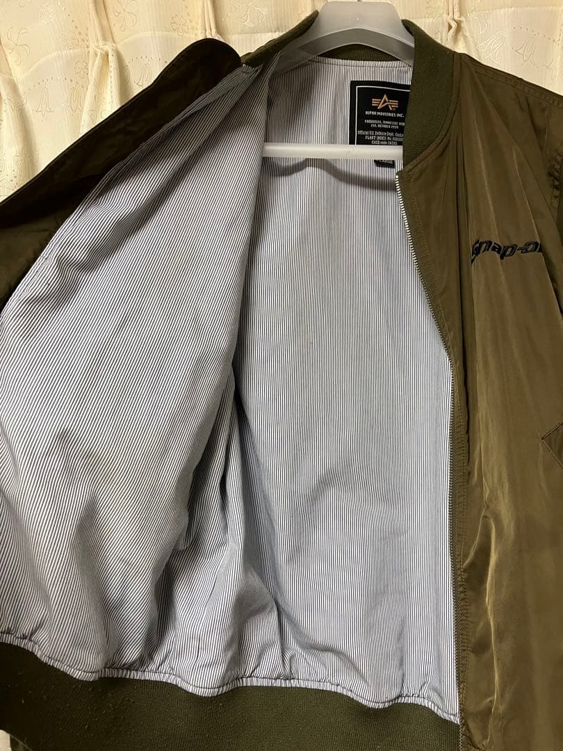 ALPHA INDUSTRIES INC製　スナップオンMA-1