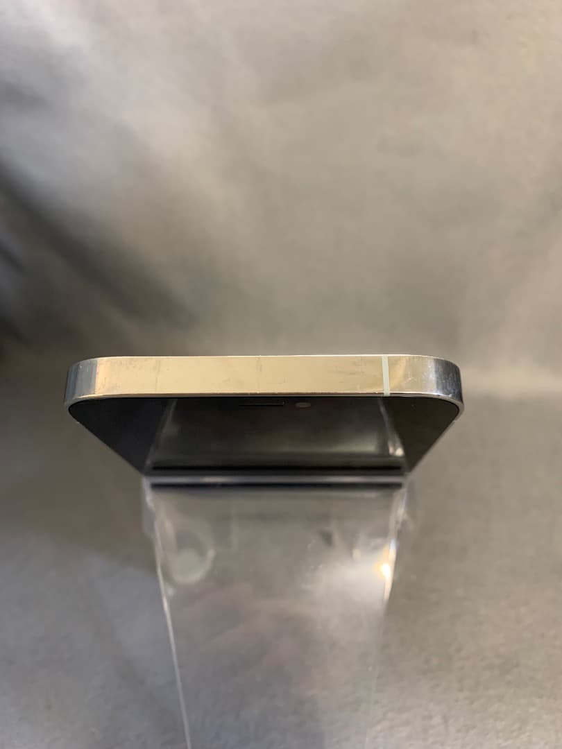 美品　国内版　SIMフリー　iPhone12 Pro 256GB シルバー色