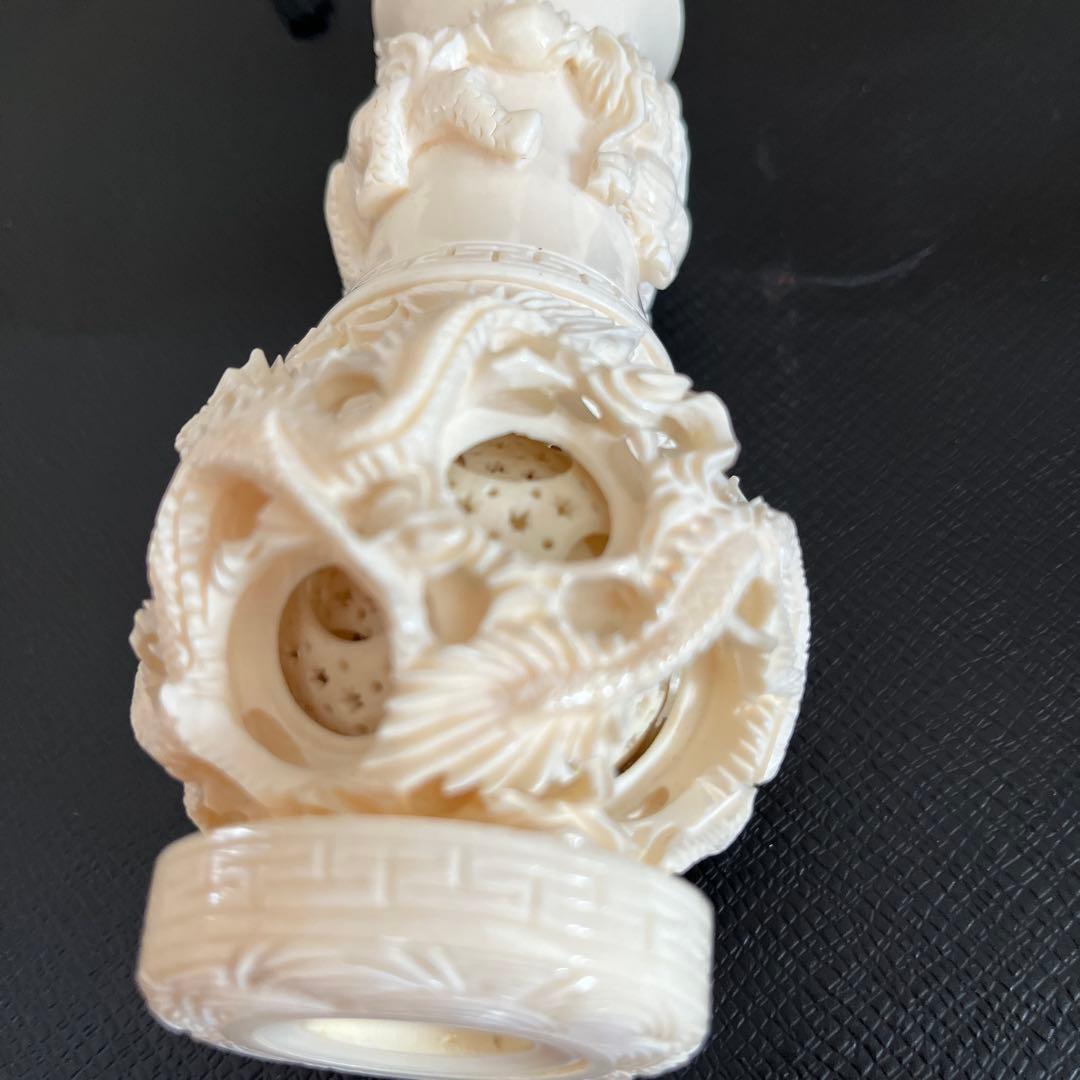 中国骨董　多層球象牙調のドラゴン彫刻花瓶