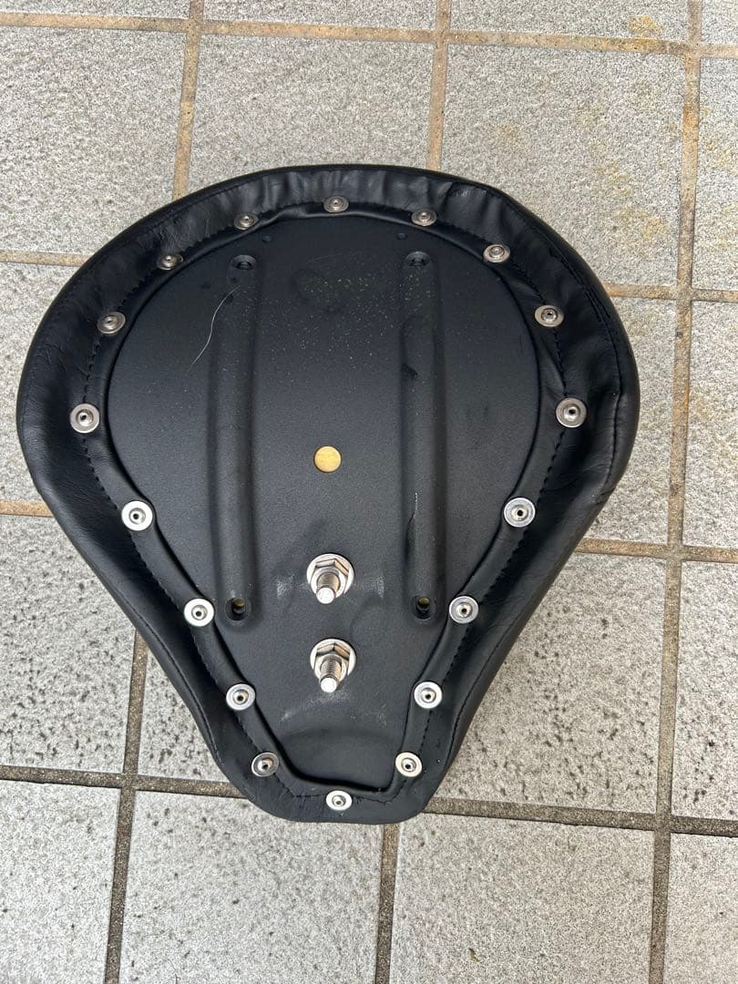 トライアンフボンネビルボバー用　モートーン　ゴブラシート