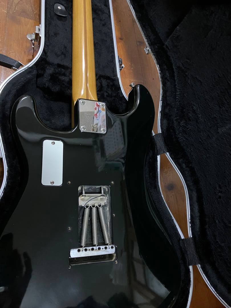 Fender japan ST54-85LS Eシリアル
