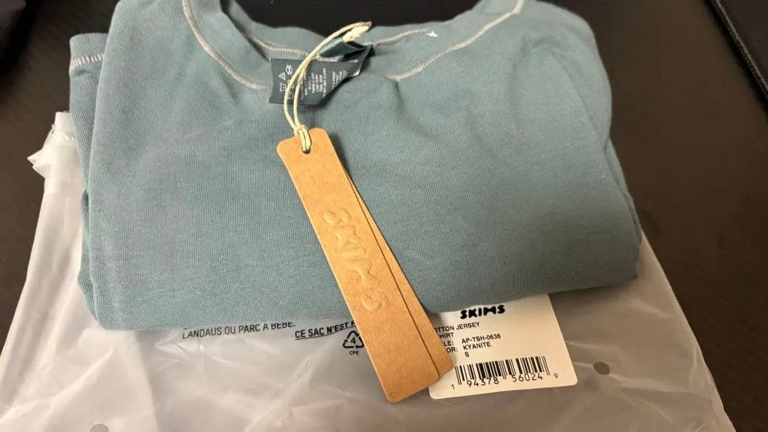タグ付き新品SKIMS COTTON JERSEY T-SHIRT 青