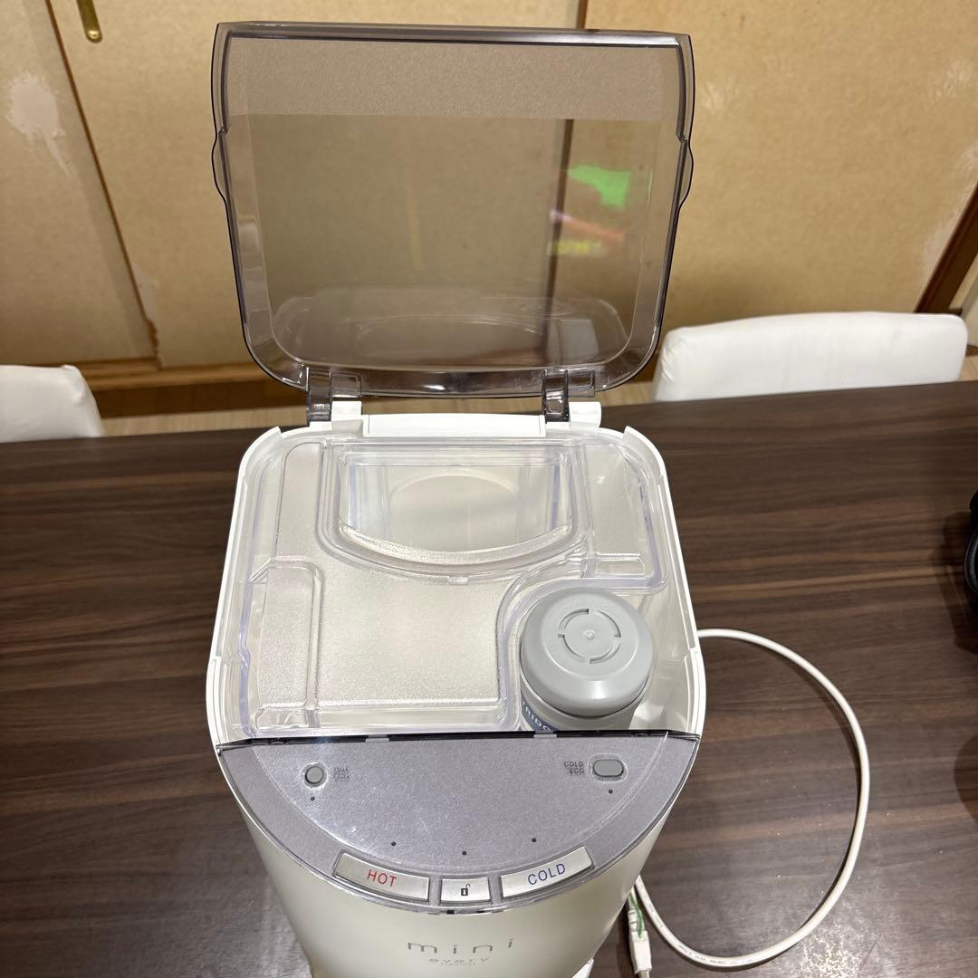 エブリィフレシャスmini ウォーターサーバー白 浄水型カートリッジ新品付き
