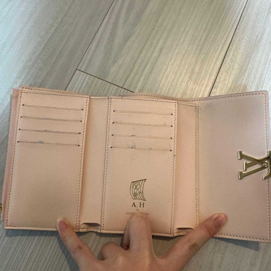 Louis Vuitton カプシーヌ 財布