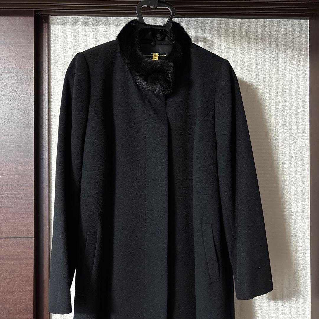 iwaneshibori　ミンク襟付きブラックカシミヤロングコート