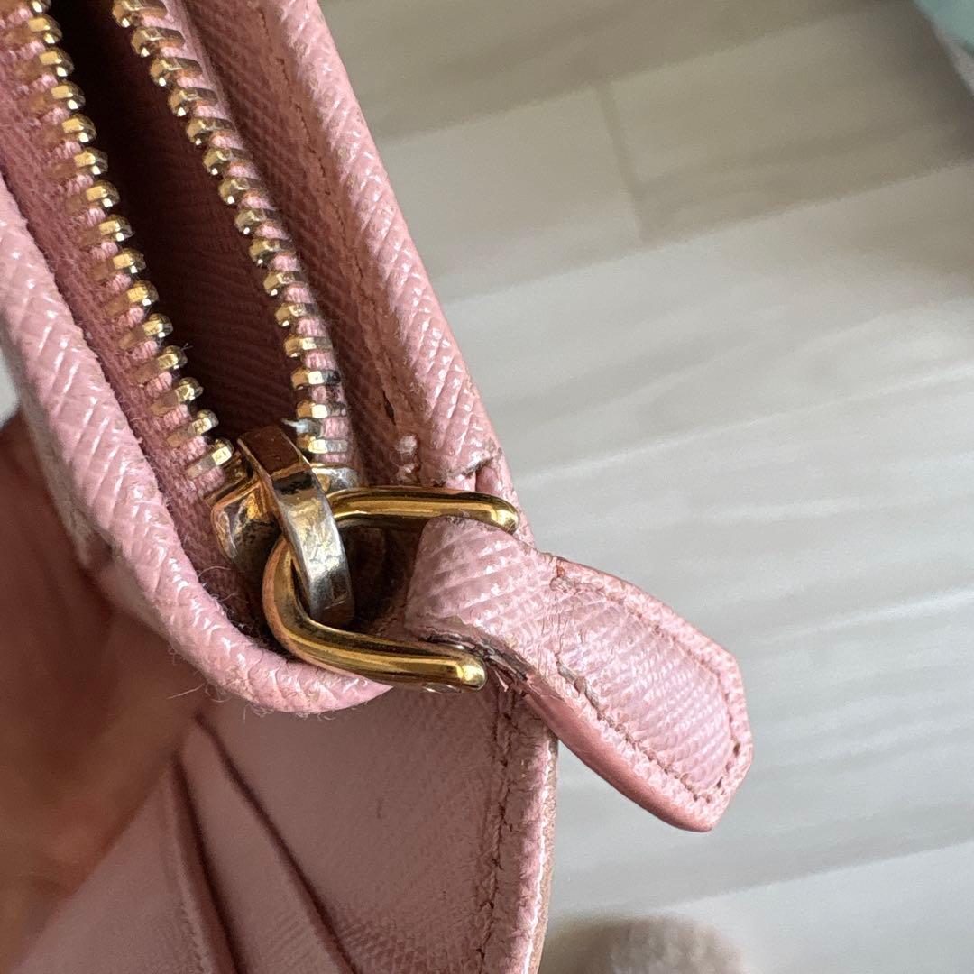 PRADA ピンクレザー 二つ折り財布