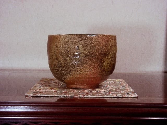 多摩焼　井上郷太郎作　筒茶碗　共箱　古物。