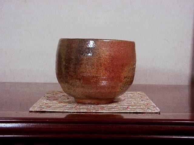 多摩焼　井上郷太郎作　筒茶碗　共箱　古物。