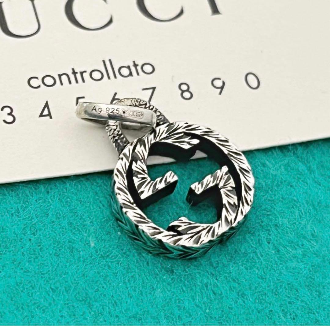 美品　GUCCI 燻‼️インターロッキングペンダントS