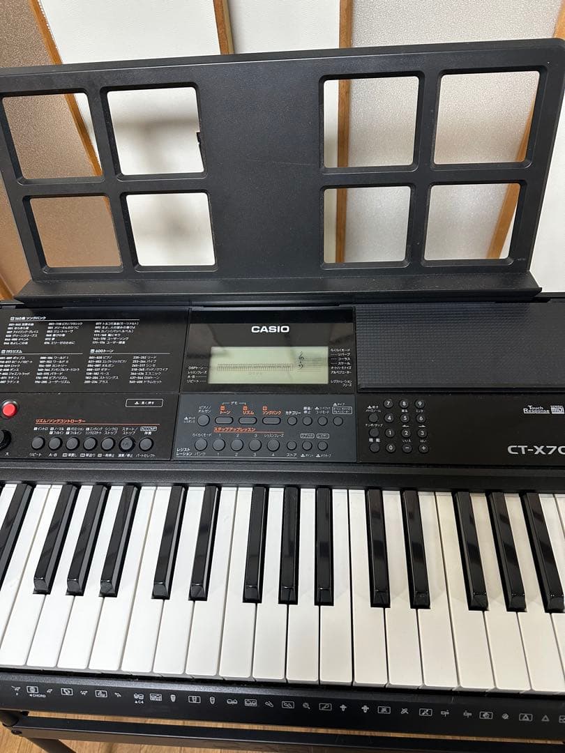 美品CASIO デジタル 電子キーボード CТ-X700 スタンド付き99%