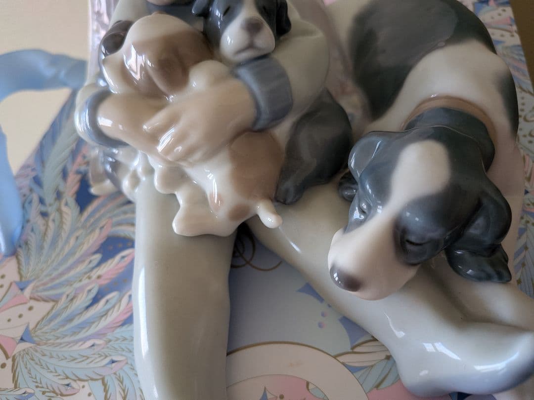 ◯LLADRO リヤドロ　みんなおねんね　犬　子犬　廃盤　フィギュリン◯
