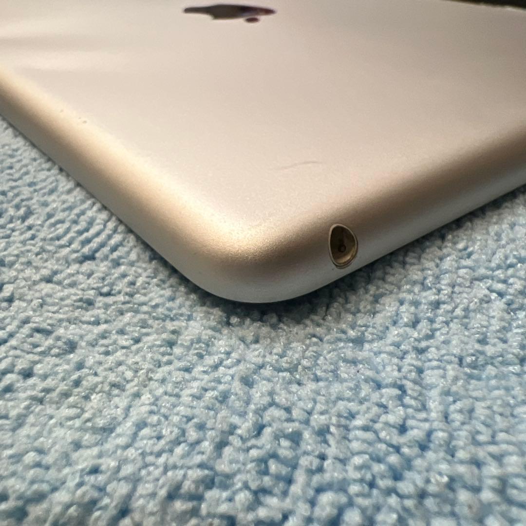 Apple iPad (第8世代) 32GB シルバー
