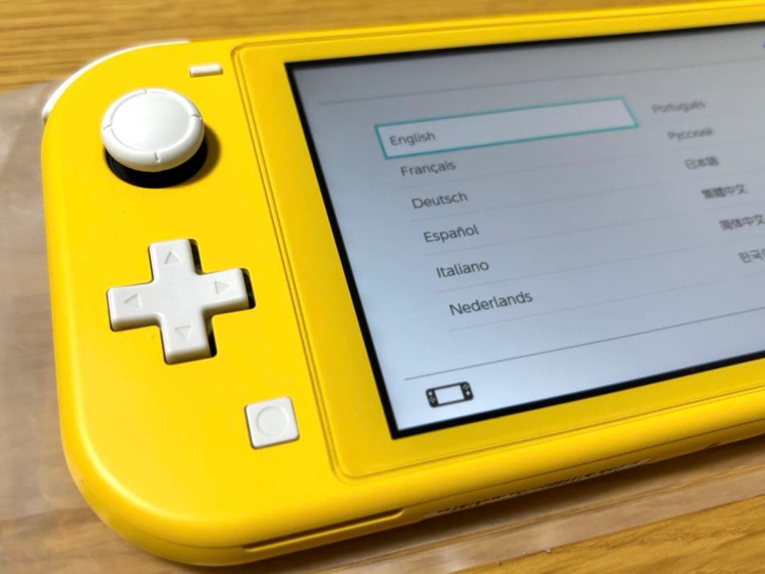 Nintendo Switch Lite イエロー 本体 充電器付き 箱あり
